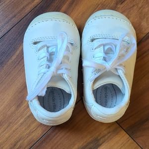 Stride rite white dress shoes